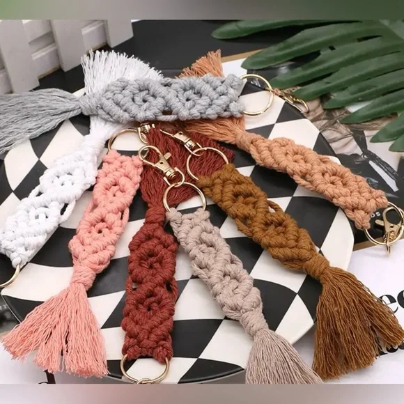 Macramé Keychain  - Neutral Tones - NWOT Pick 1 - Picture 3 of 5